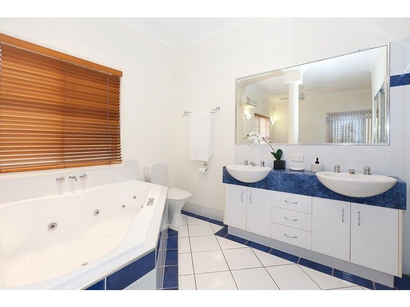 7 Noosa Place, Carindale QLD 4152