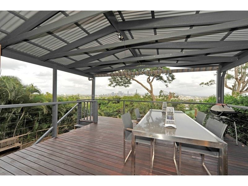 8 Bede Street, Balmoral QLD 4171