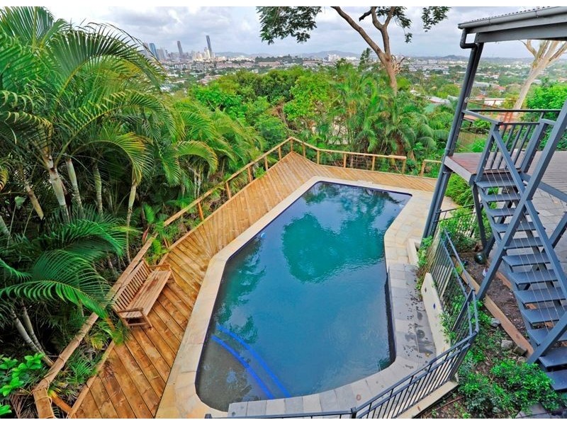8 Bede Street, Balmoral QLD 4171