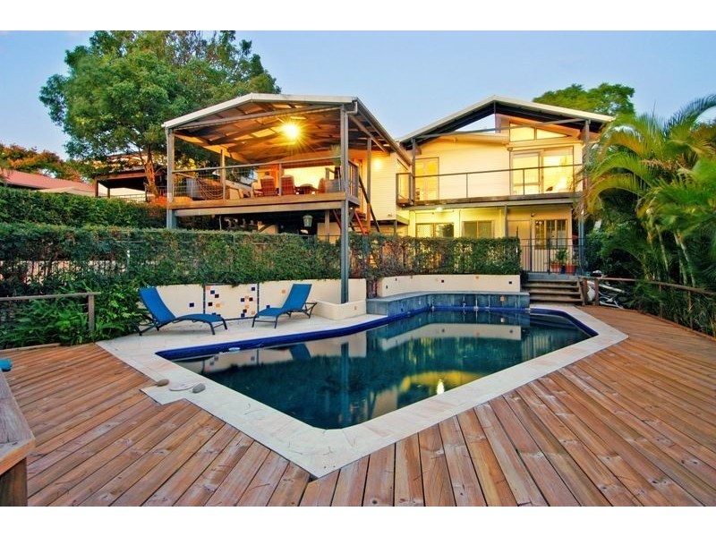 8 Bede Street, Balmoral QLD 4171