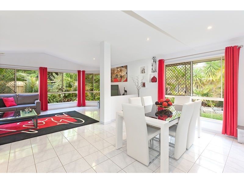 27 Lychee Place, Belmont QLD 4153