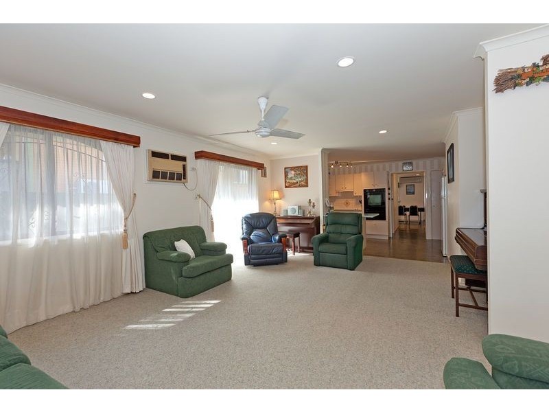 54 Burn Street, Camp Hill QLD 4152