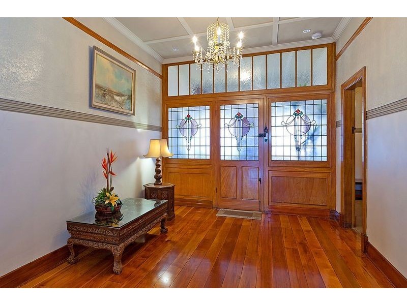 20 Wynnum Road, Norman Park QLD 4170