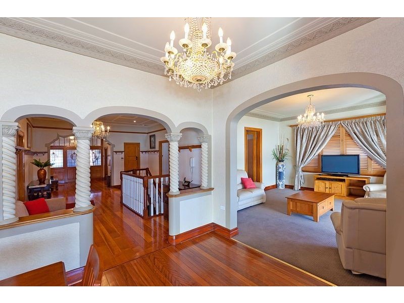 20 Wynnum Road, Norman Park QLD 4170