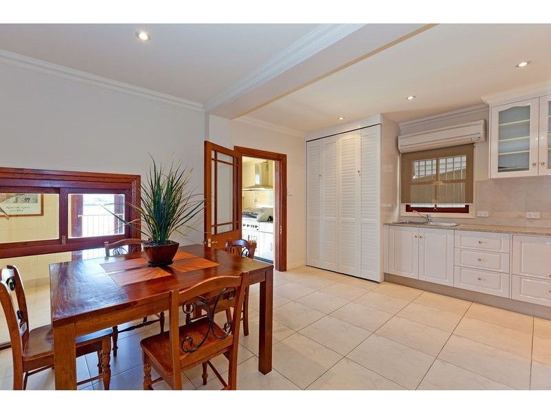 20 Wynnum Road, Norman Park QLD 4170