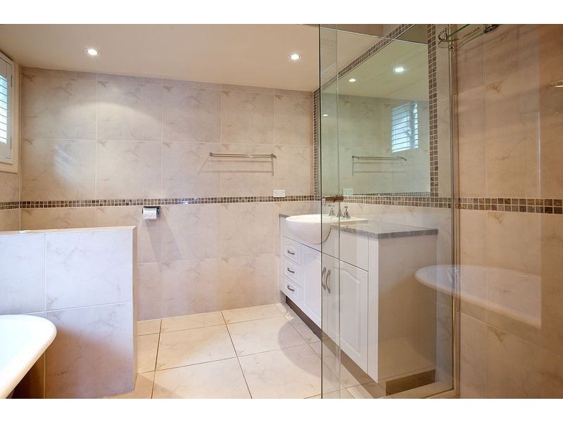 20 Wynnum Road, Norman Park QLD 4170