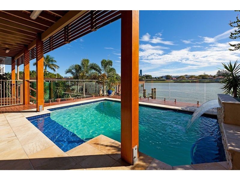 20 Wynnum Road, Norman Park QLD 4170