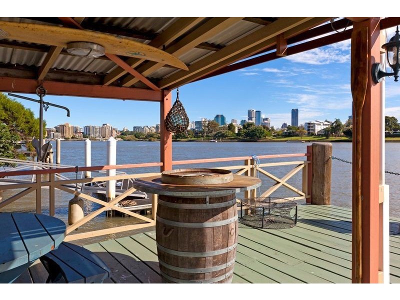 20 Wynnum Road, Norman Park QLD 4170