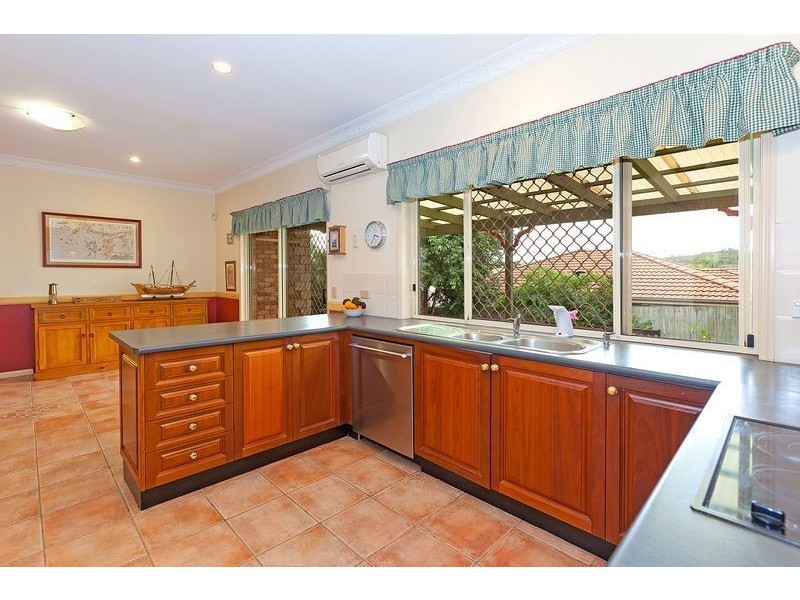 23 Angourie Place, Carindale QLD 4152