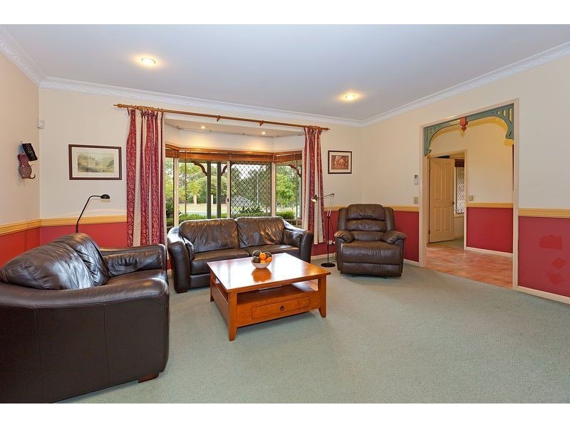 23 Angourie Place, Carindale QLD 4152