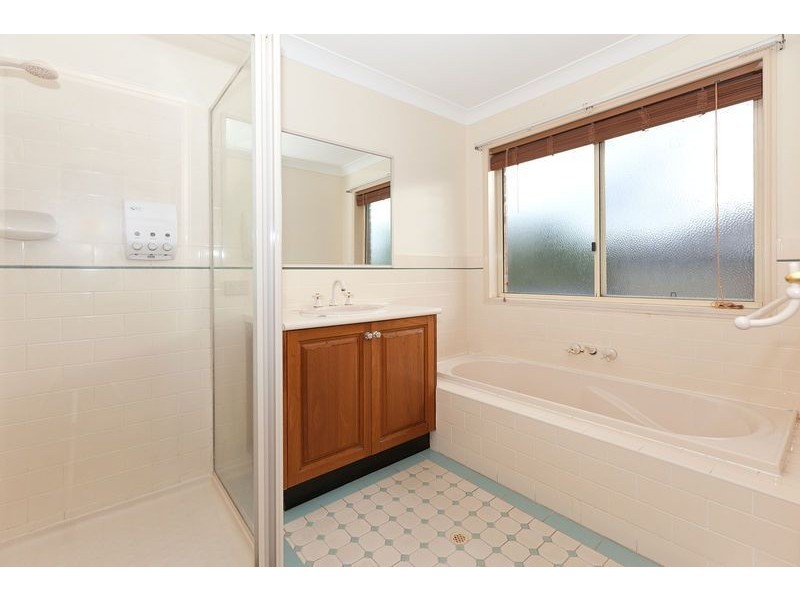 23 Angourie Place, Carindale QLD 4152