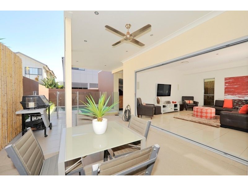 8 Riverbend Place, Bulimba QLD 4171