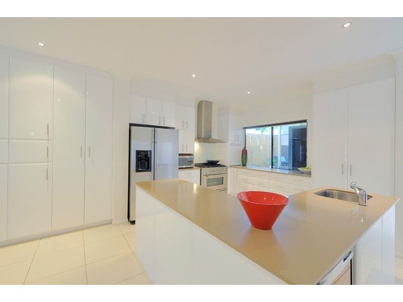 8 Riverbend Place, Bulimba QLD 4171