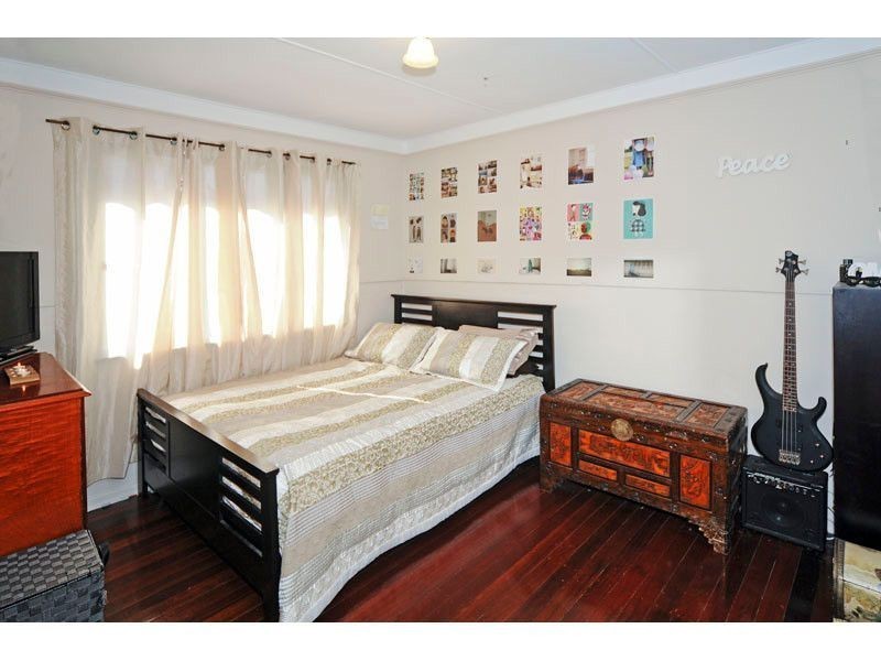 20 The Promenade, Camp Hill QLD 4152