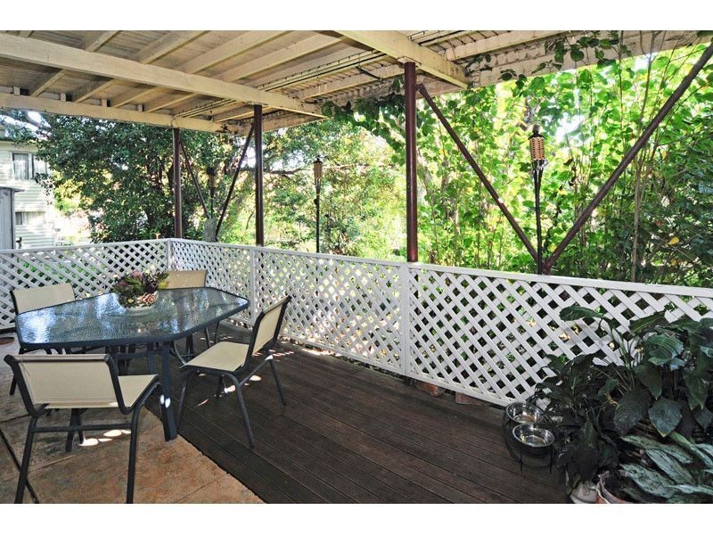 20 The Promenade, Camp Hill QLD 4152