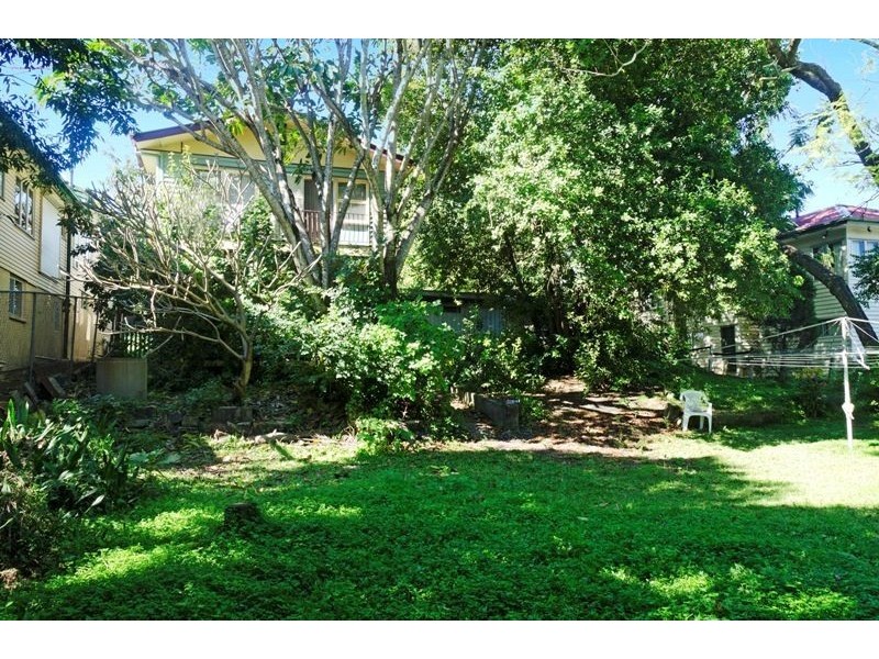 20 The Promenade, Camp Hill QLD 4152