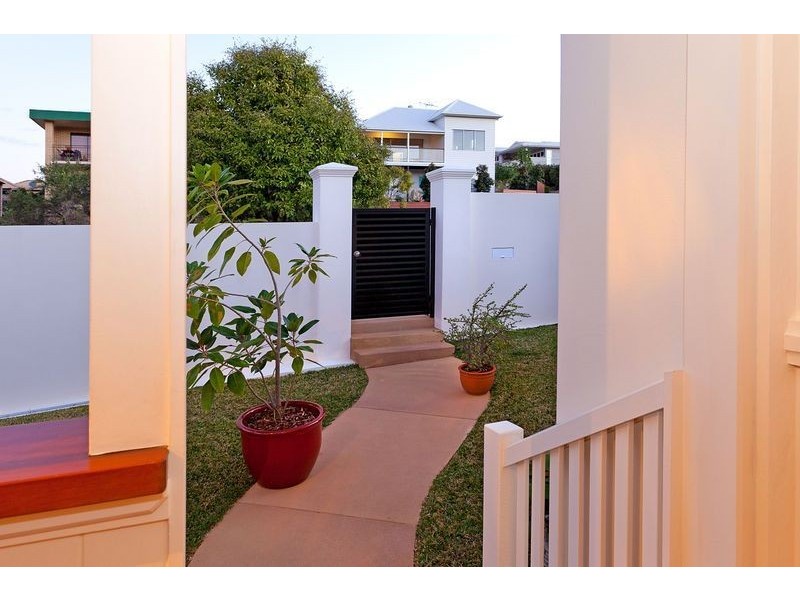 182 Brisbane Street, Bulimba QLD 4171