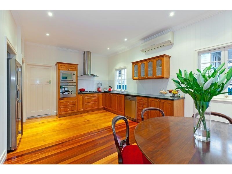 182 Brisbane Street, Bulimba QLD 4171