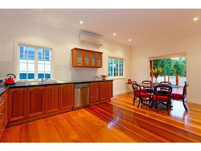 182 Brisbane Street, Bulimba QLD 4171