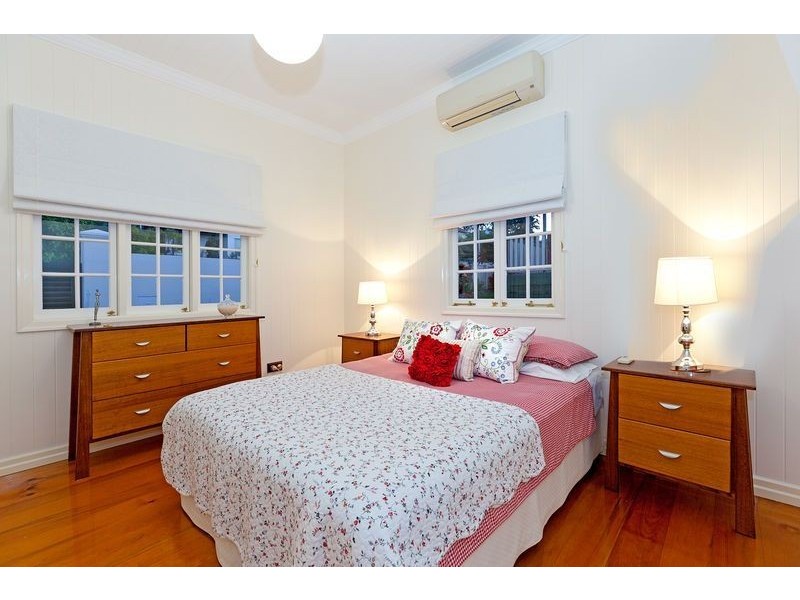 182 Brisbane Street, Bulimba QLD 4171