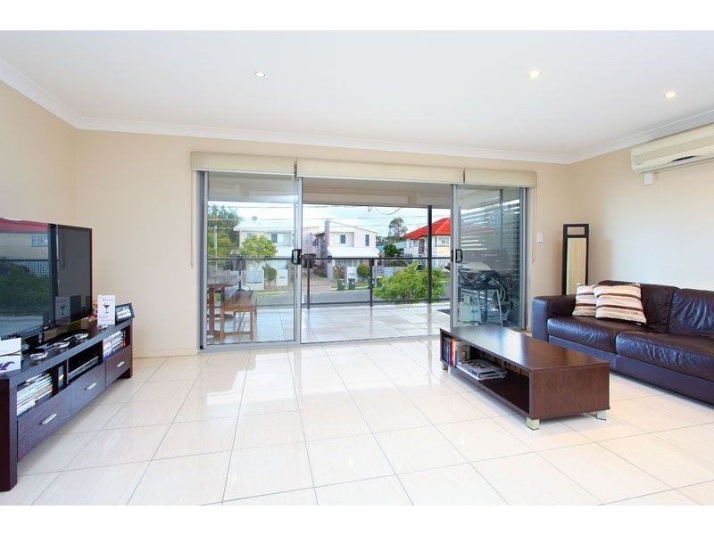 2/60 Kates Street, Morningside QLD 4170