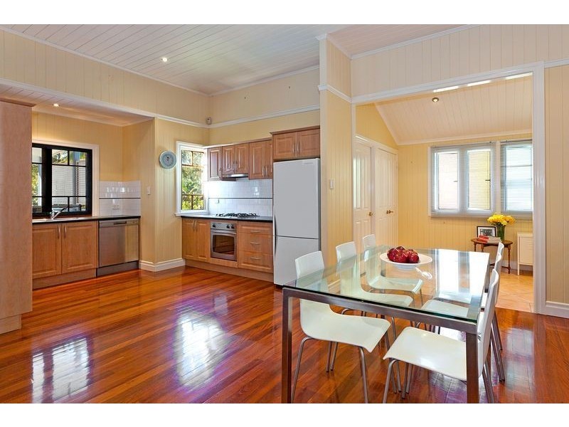 28 Bovelles Street, Camp Hill QLD 4152