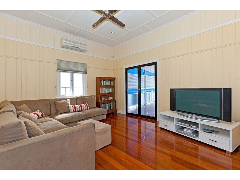 28 Bovelles Street, Camp Hill QLD 4152