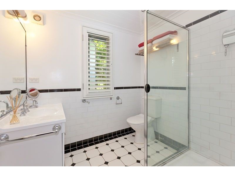 28 Bovelles Street, Camp Hill QLD 4152