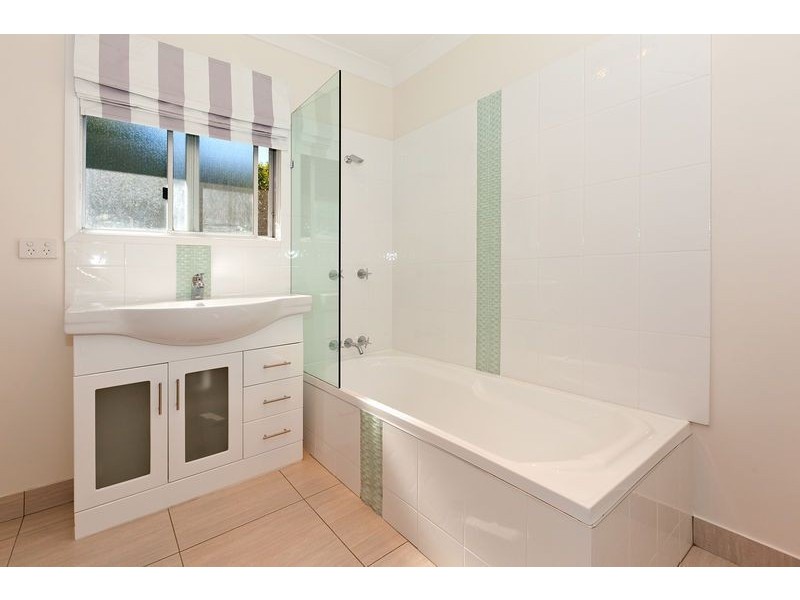 30 Jayben Street, Wynnum West QLD 4178