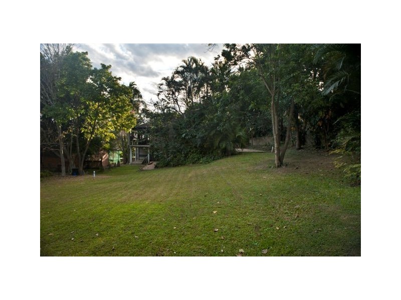 64 Boundary Road, Camp Hill QLD 4152