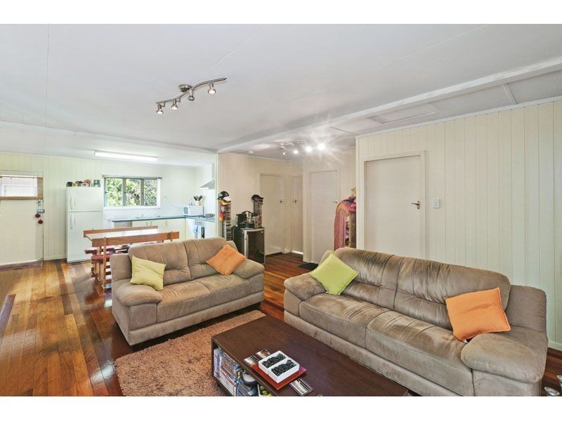 68 Barton Road, Hawthorne QLD 4171