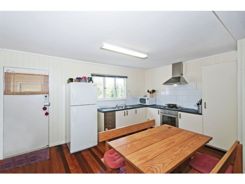 68 Barton Road, Hawthorne QLD 4171