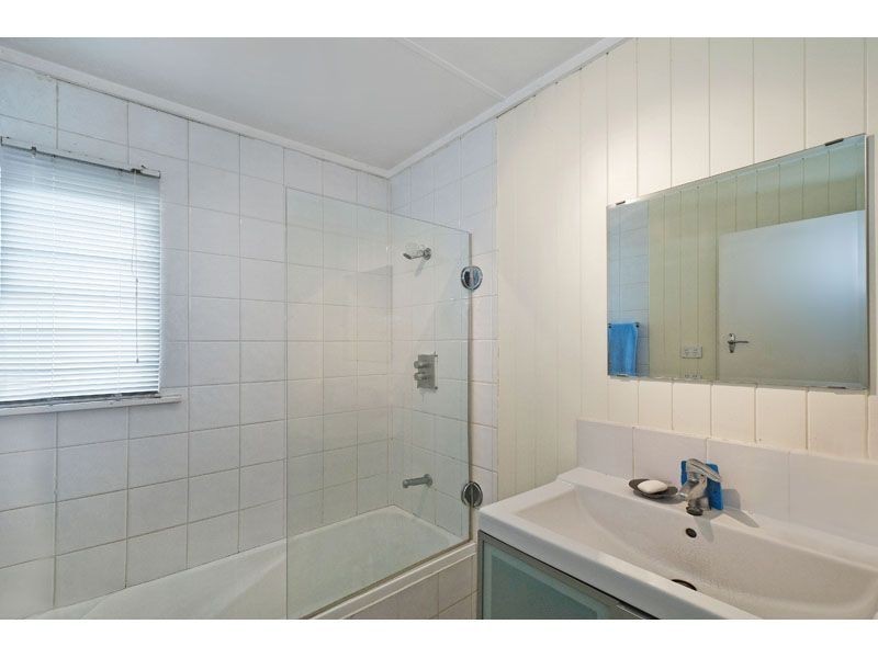 68 Barton Road, Hawthorne QLD 4171