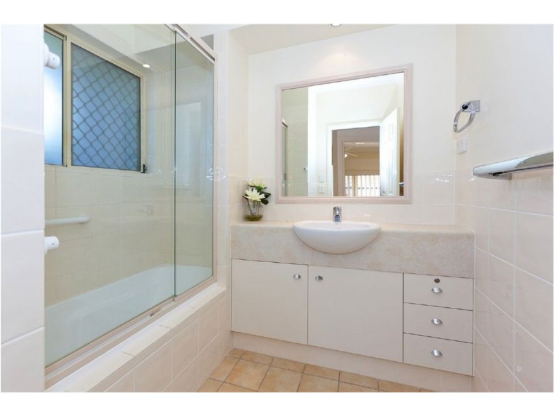 19 Oleander Place, Carindale QLD 4152