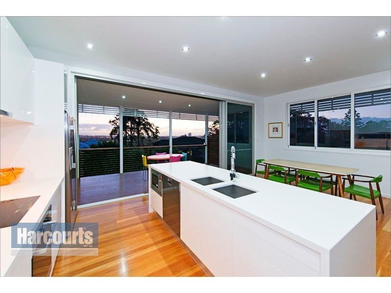 21 Hipwood Street, Norman Park QLD 4170