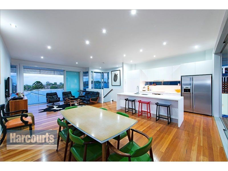 21 Hipwood Street, Norman Park QLD 4170