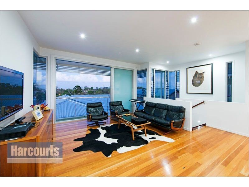 21 Hipwood Street, Norman Park QLD 4170