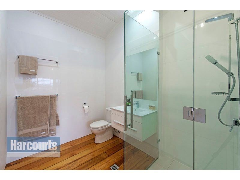 21 Hipwood Street, Norman Park QLD 4170