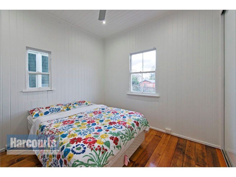 21 Hipwood Street, Norman Park QLD 4170