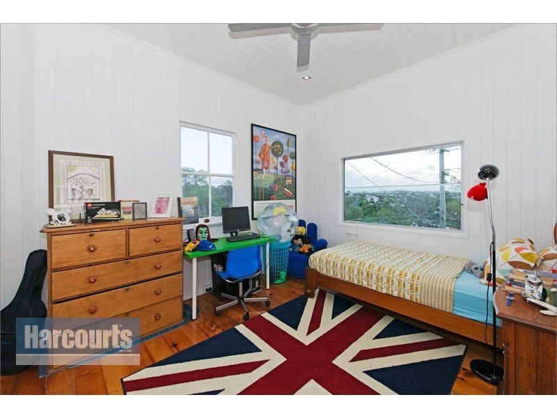 21 Hipwood Street, Norman Park QLD 4170