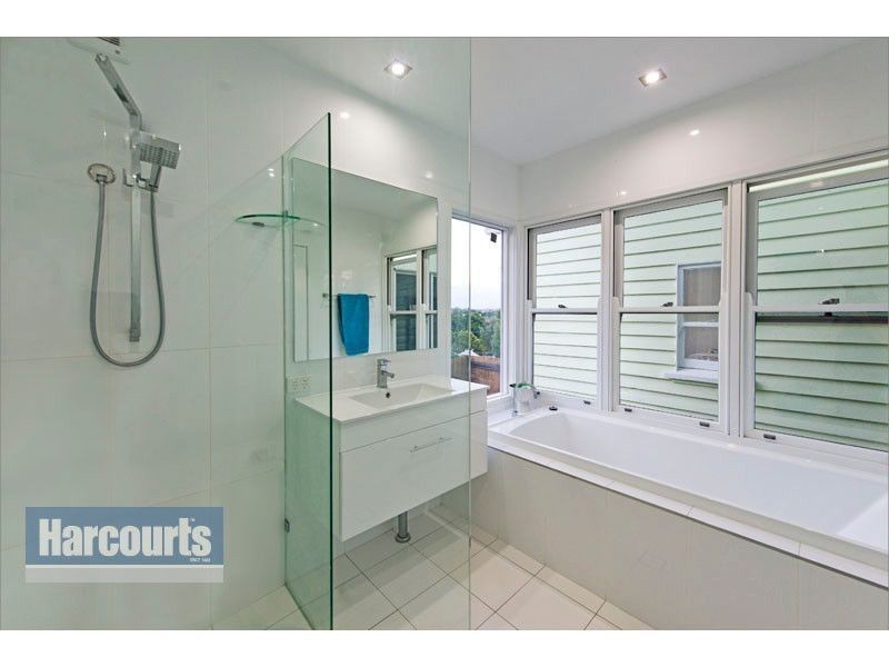 21 Hipwood Street, Norman Park QLD 4170