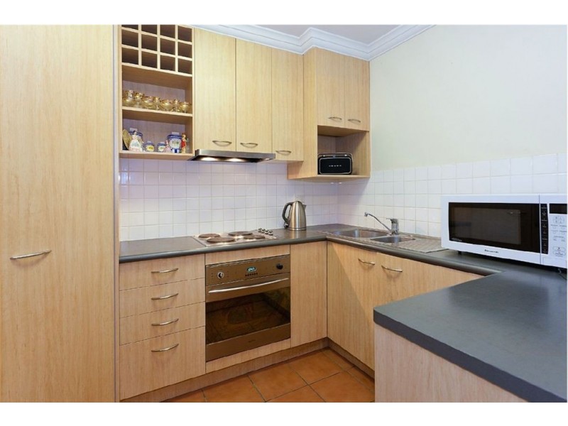 1/52 Longfellow Street, Norman Park QLD 4170