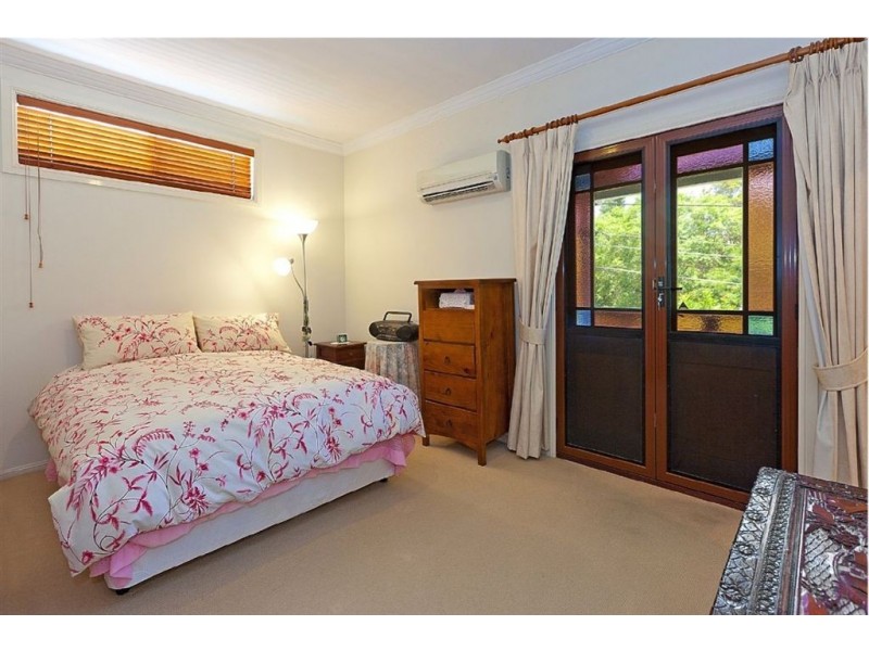 1/52 Longfellow Street, Norman Park QLD 4170