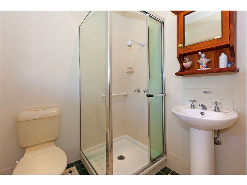 1/52 Longfellow Street, Norman Park QLD 4170