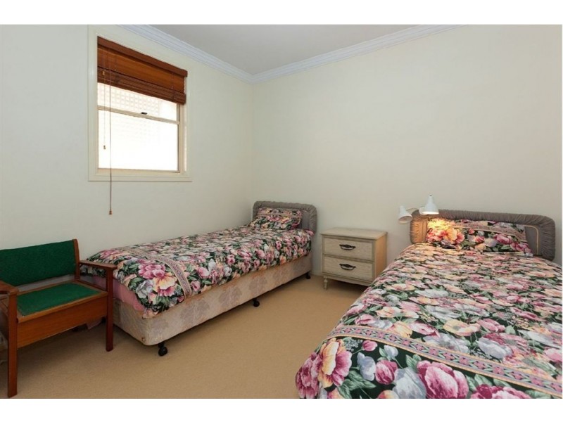 1/52 Longfellow Street, Norman Park QLD 4170