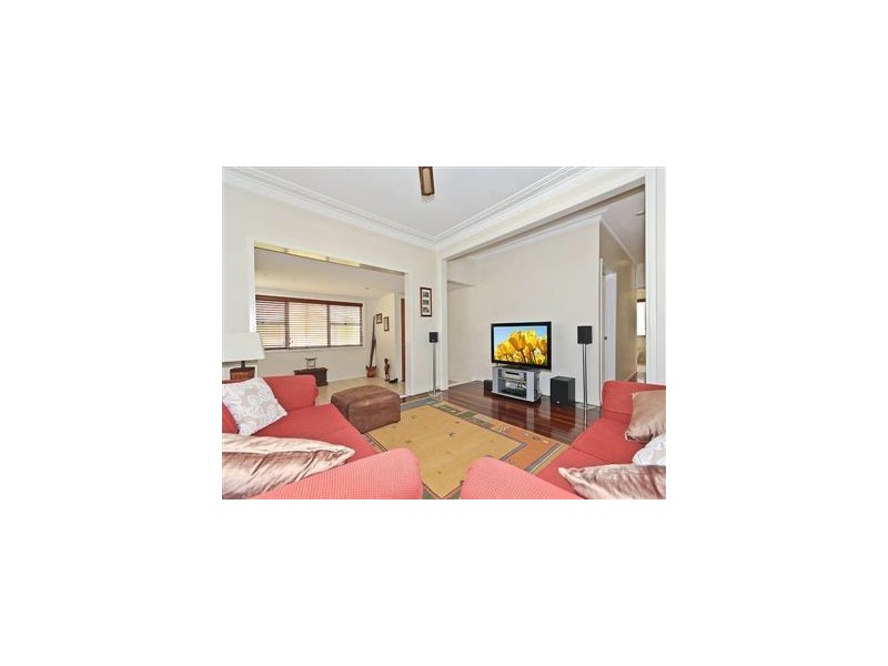 62 Imperial Avenue, Cannon Hill QLD 4170