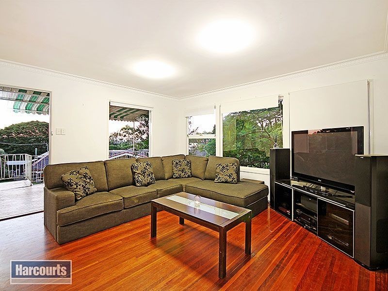 72 Dunrod Street, Holland Park West QLD 4121