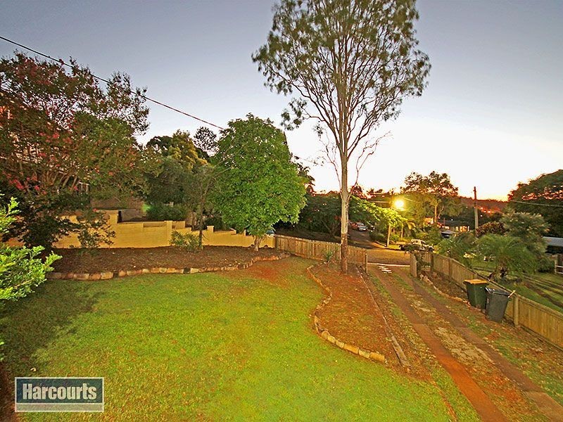 72 Dunrod Street, Holland Park West QLD 4121