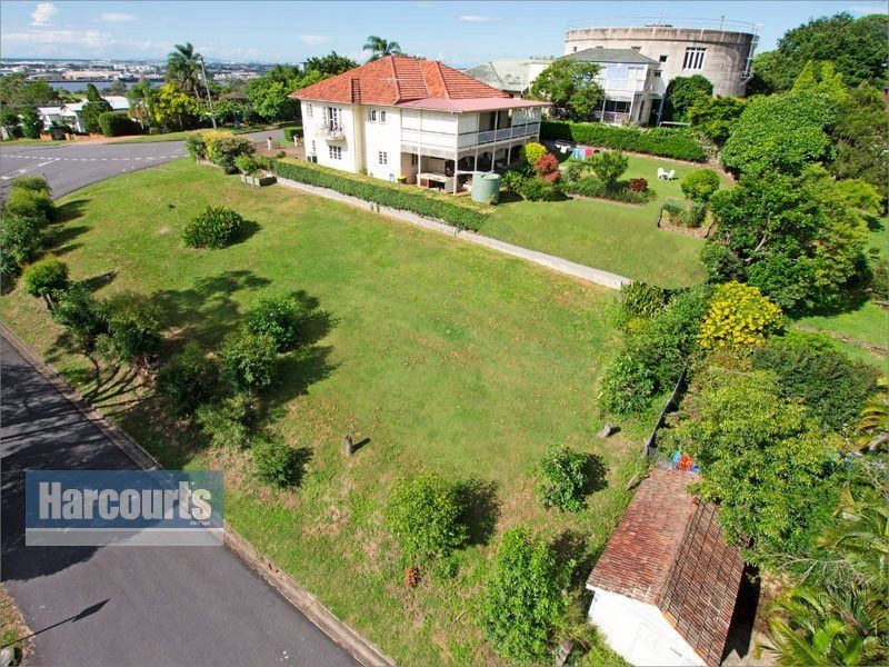 33 McIlwraith Avenue, Balmoral QLD 4171