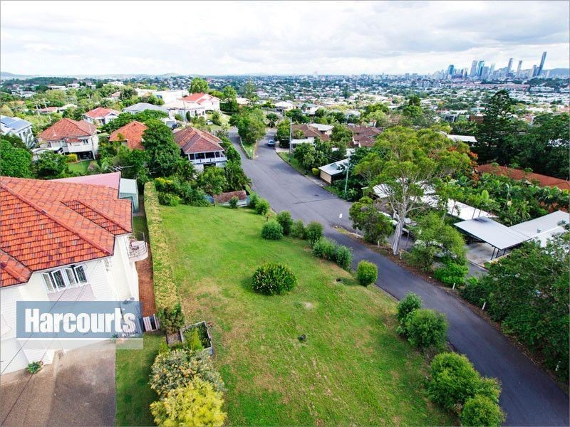 33 McIlwraith Avenue, Balmoral QLD 4171
